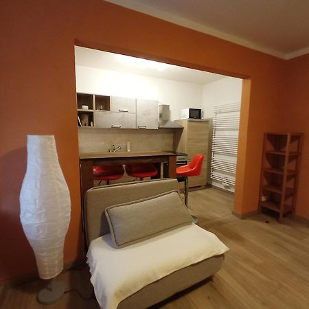 Kleine 1-Raum-Ferienwohnung Mit Hohem Komfort Teuchern Exterior photo